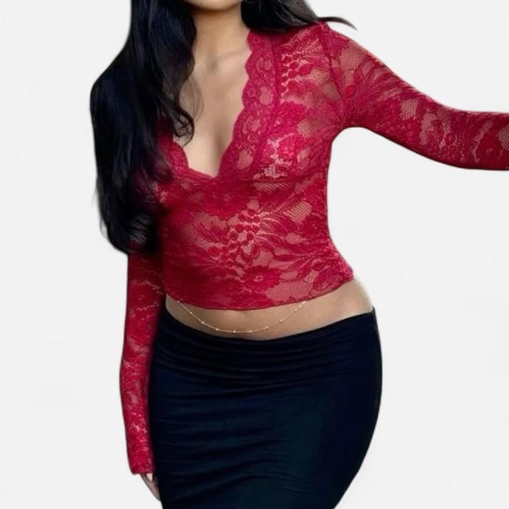 Y2K Red lace long sleeve top with V-neck and bell sleeves